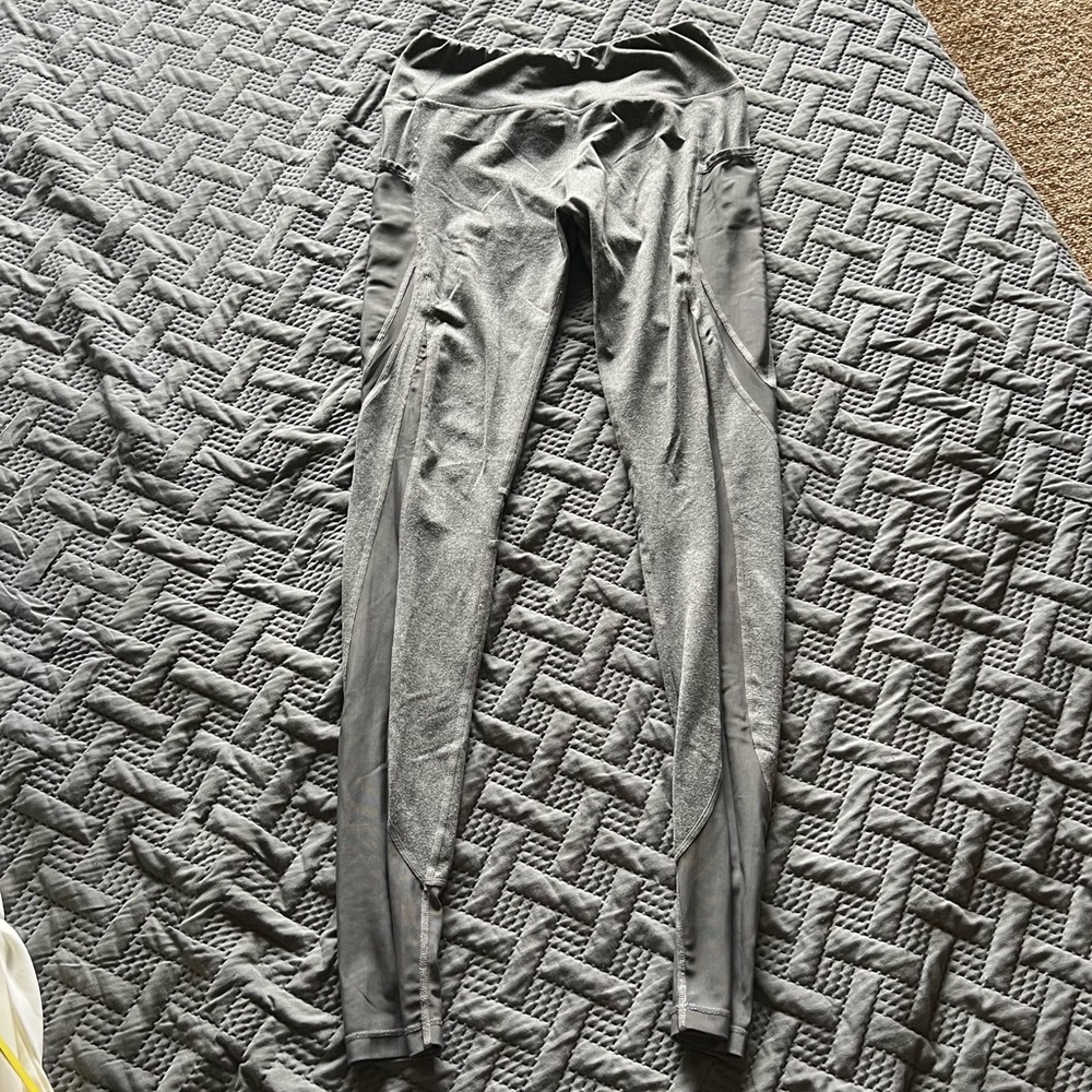 Gym Shark Dry Leggings grey Size M with pockets